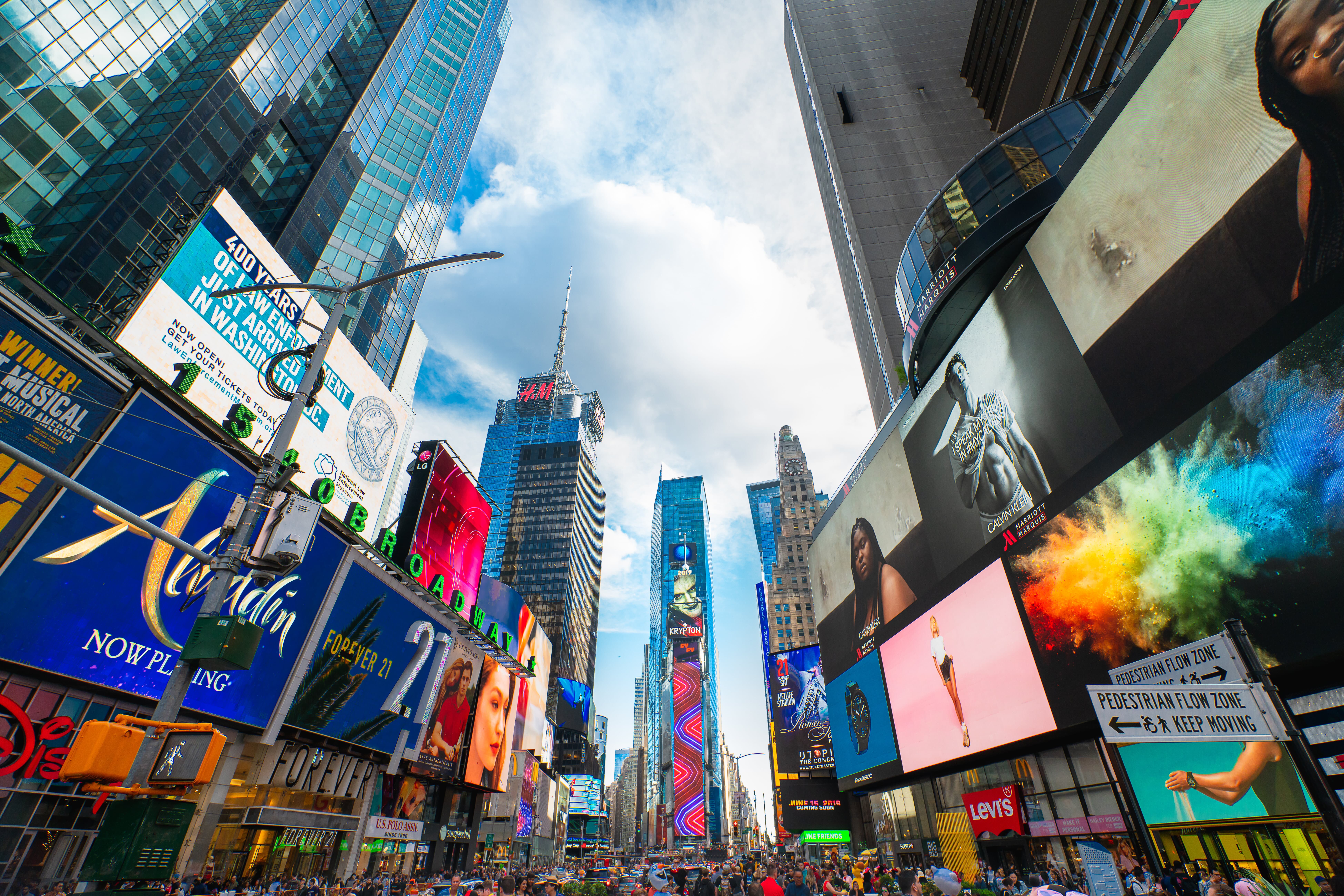 asiapac-drive-success-with-pdooh-advertising-the-future-of-digital-marketing-new-york-times-square-pdooh-billboards (2).jpg